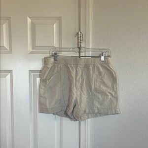 Old Navy Women's Light Tan Cargo Shorts